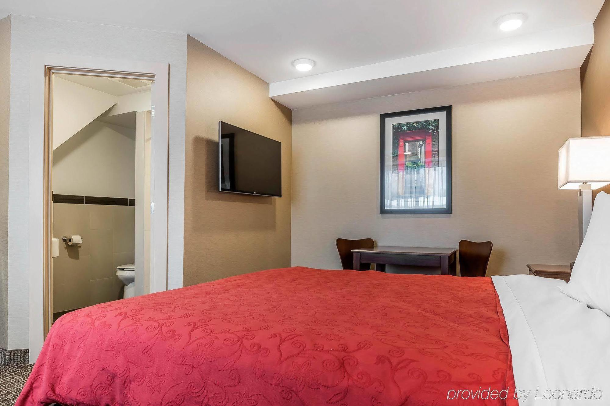 Rodeway Inn 2*
